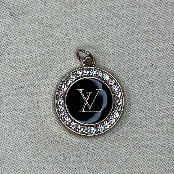 New LV charm necklace key ring zipper pull black gold rhinestones classic piece - Picture 3 of 6